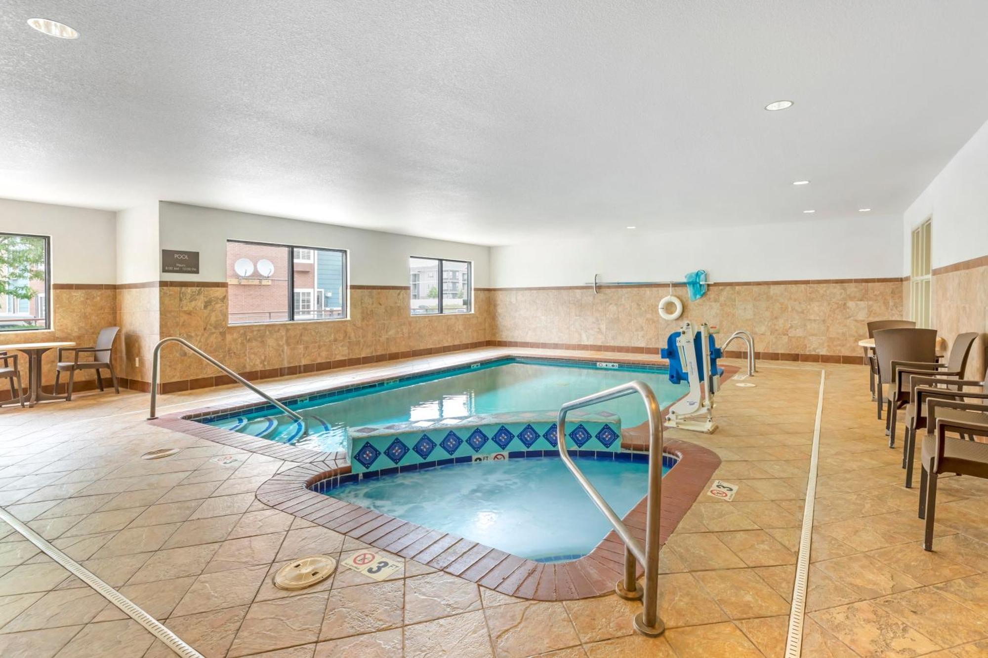 Comfort Suites לונגמונט מראה חיצוני תמונה